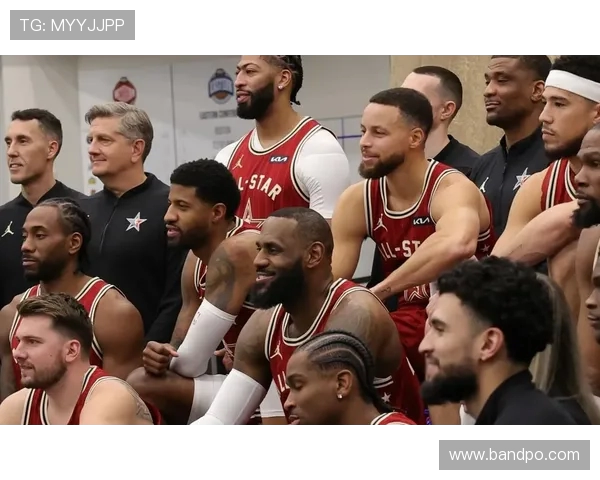 2017年NBA全明星大名单公布：詹姆斯库里领衔东西部首发阵容