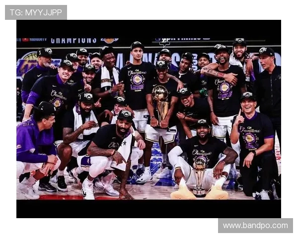 2020年NBA总冠军戒指颁发湖人队加冕赛季荣耀时刻 2020年NBA总冠军戒指颁发湖人队加冕赛季荣耀时刻